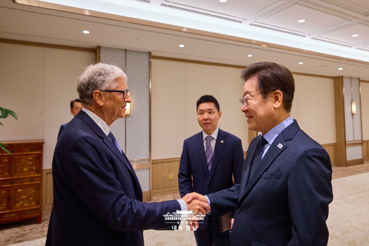 2025년 8월 22일 국민 여러분께 보고드립니다 사진