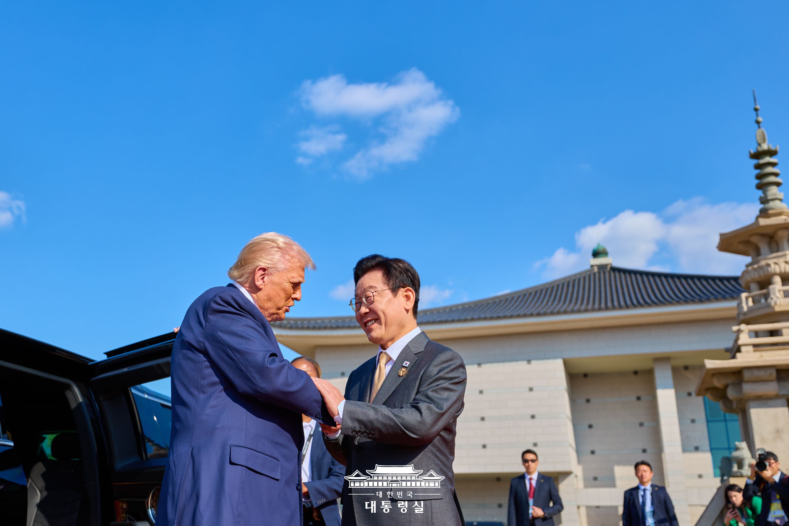 평화와 번영을 향해 슬라이드1