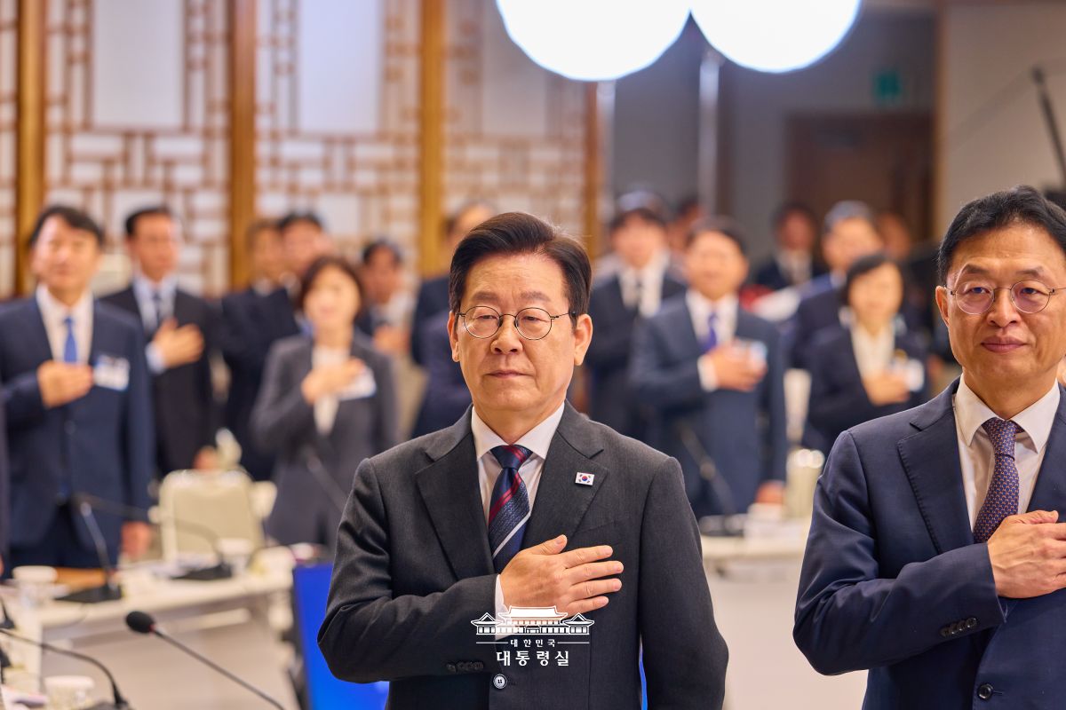 2025년 10월 17일 국민 여러분께 보고드립니다 사진