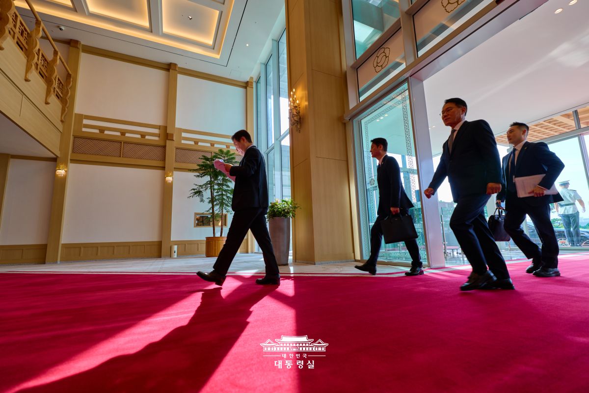 2025년 10월 22일 이재명의 출근길 사진