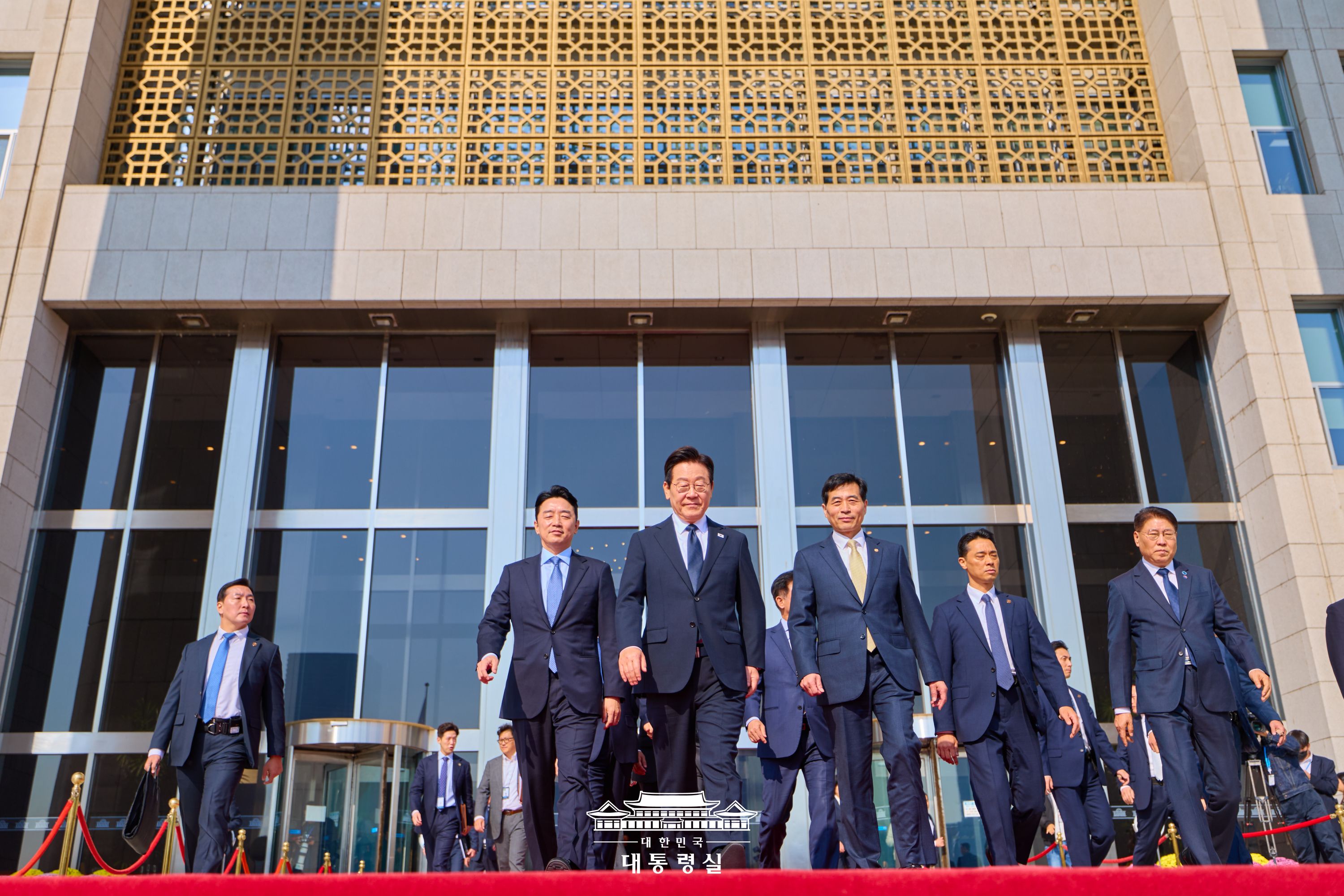 2025년 11월 5일 국민 여러분께 보고드립니다 슬라이드6