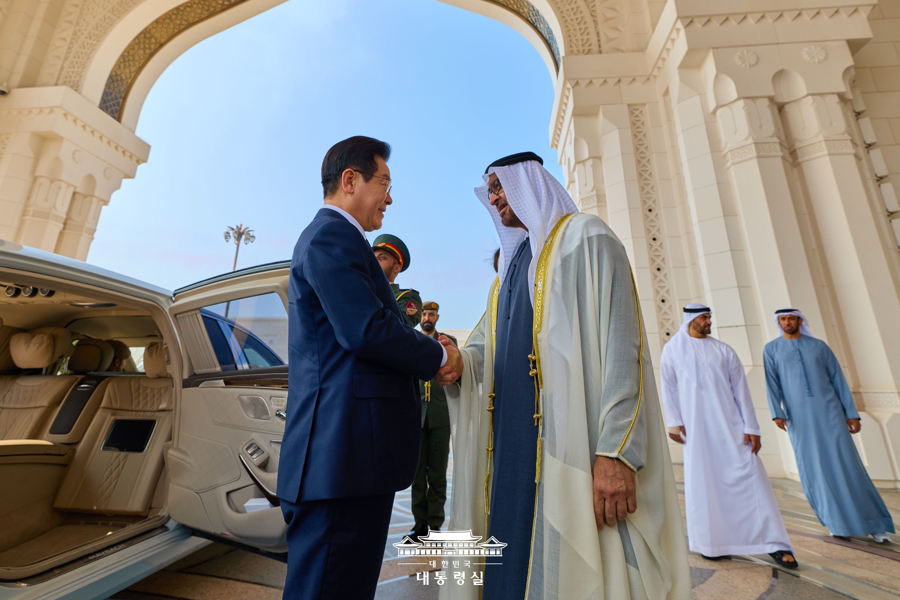 UAE 국빈방문, 국민 여러분께 보고드립니다 슬라이드1