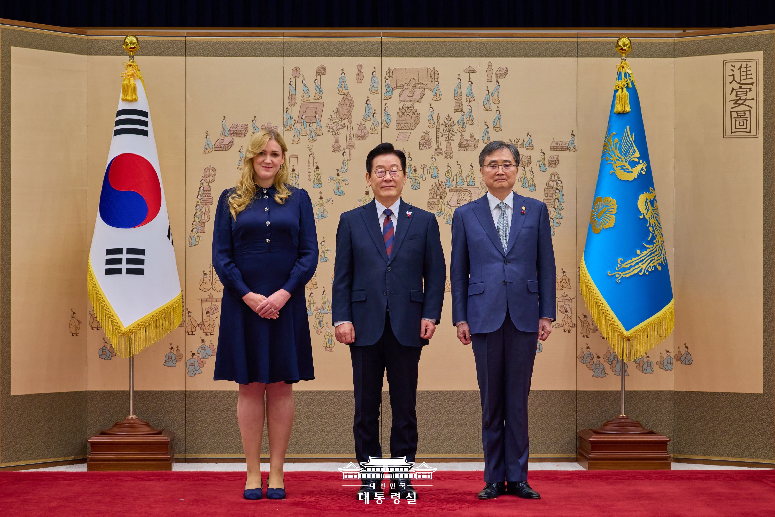 든든한 가교 역할해 주실 신임 주한대사 여러분을 환영합니다 슬라이드2