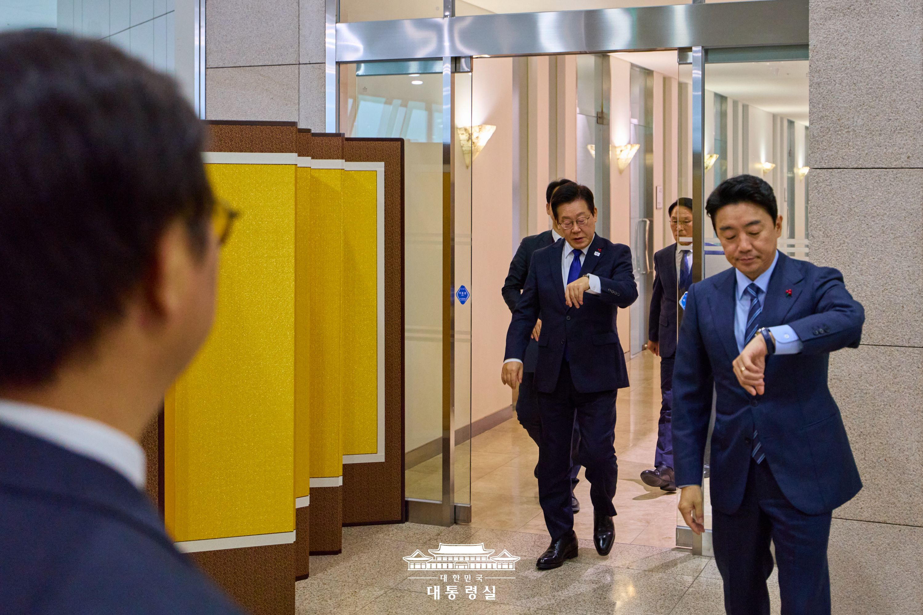 2025년 12월 17일 이재명의 오늘 슬라이드10