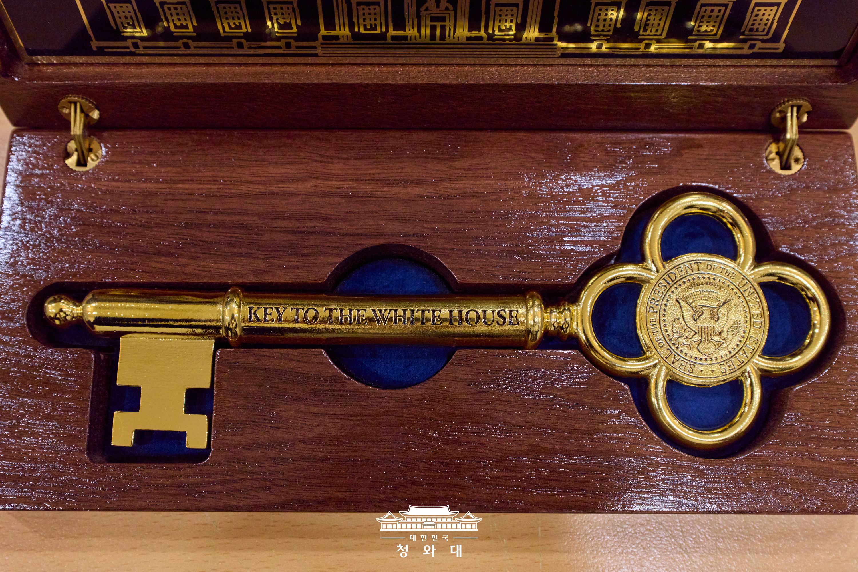 드디어 황금열쇠 언박싱 슬라이드4