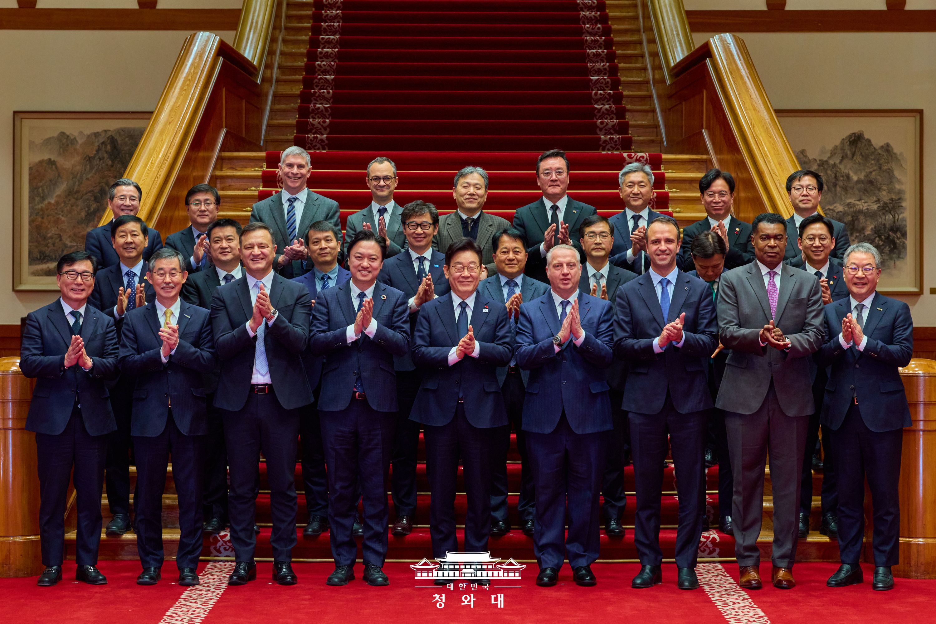 세계 최고의 투자처로 거듭날 대한민국을 위해 슬라이드3