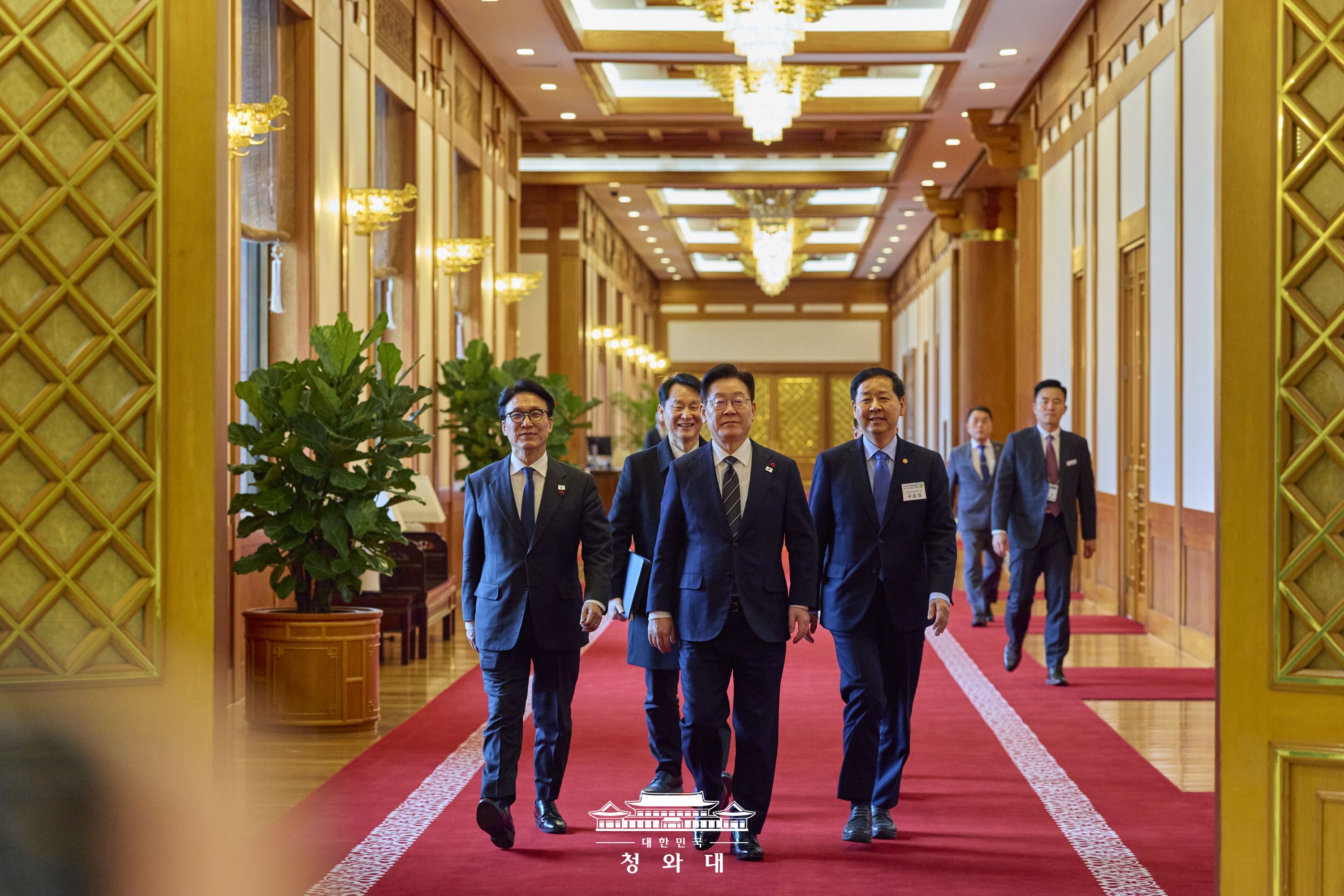 성장의 과실을 국민 모두가 함께 누릴 수 있도록 슬라이드3