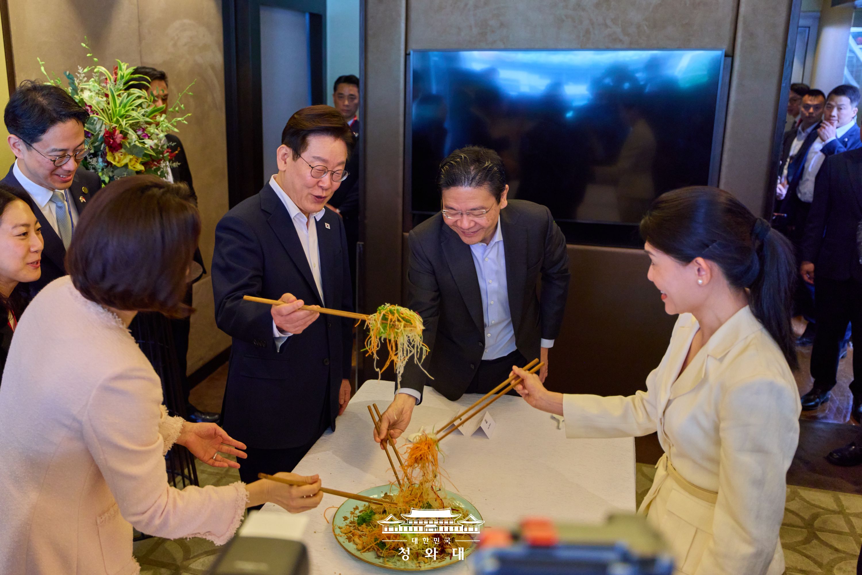 싱가포르 국빈방문, 국민 여러분께 보고드립니다 슬라이드8