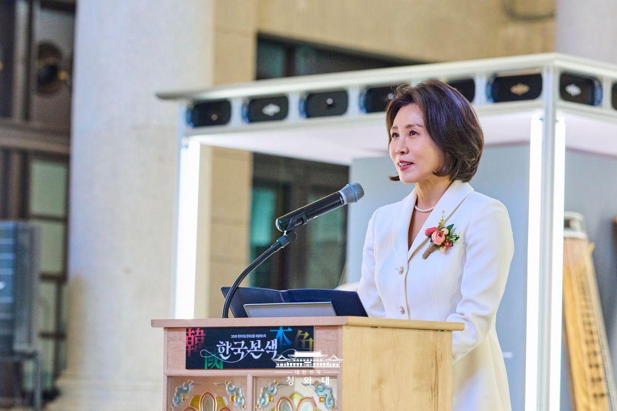 김혜경 여사, 정부조달문화상품 특별전 '한국본색' 관람 사진